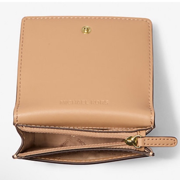 Mel’s Gems ✨ 3-piece Michael Kors Set NWT✨ - Picture 7 of 11